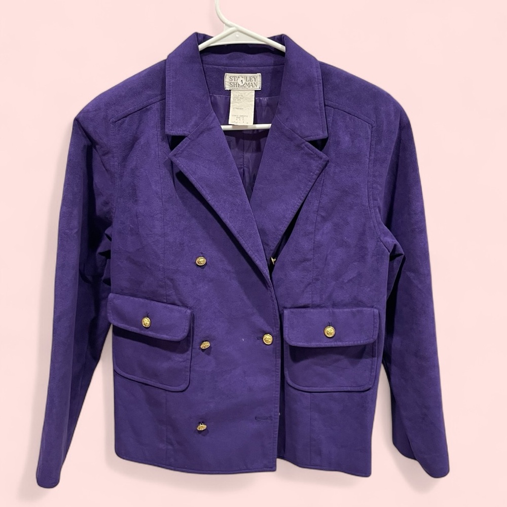 Cute 70-80’s purple grape double breasted gold button retro luxury ultrasuede